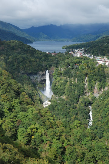 華厳の滝と白雲の滝