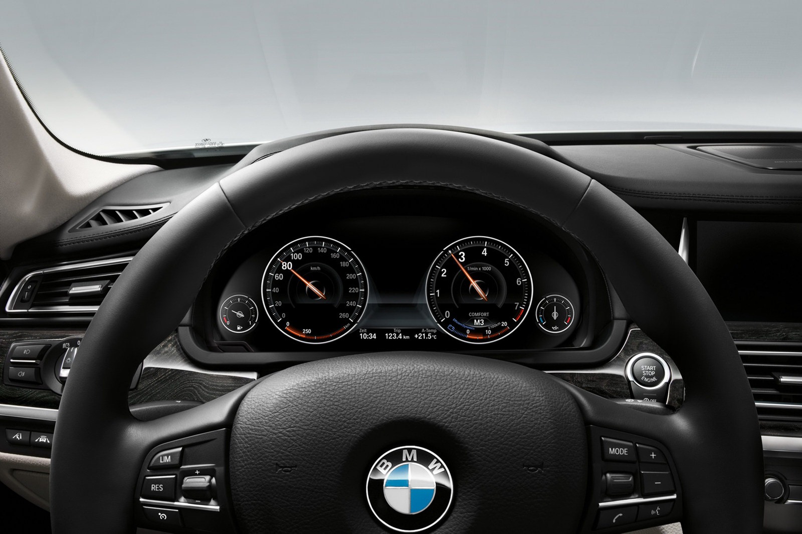 2013-BMW-7-Series-FL61[2].jpg