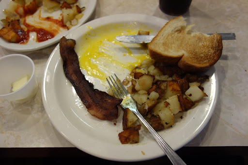 A quintessential American diner, The Coffee Cup is a destination in its own right.