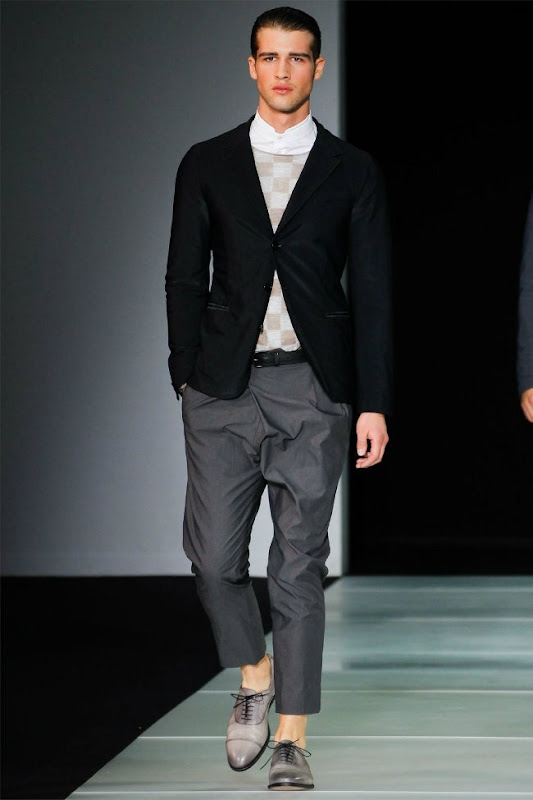 Milan Fashion Week Primavera 2012 - Giorgio Armani (44)