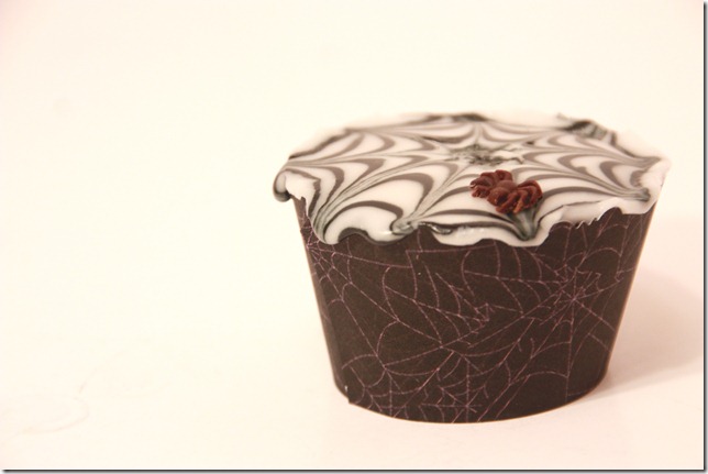 spindelvevicing_spindelvev_cupcakes_halloween