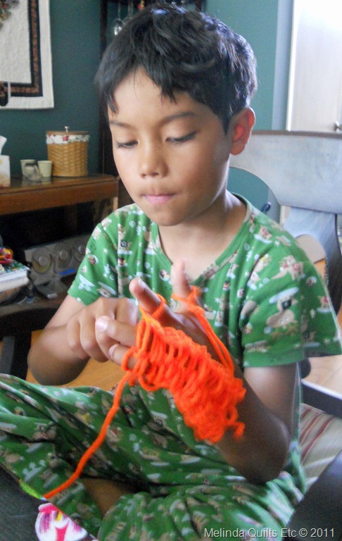 [0711%2520Emilio%2520Finger%2520Knitting%255B3%255D.jpg]