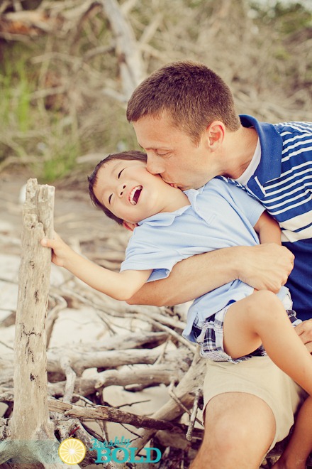 [Family%2520Beach%2520Portraits%2520by%2520Freshly%2520Bold-0067%255B3%255D.jpg]