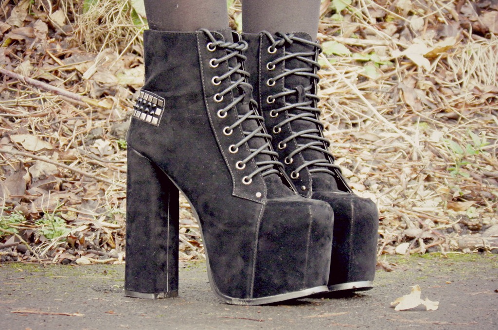[missguided-platform-cross-shoes11.jpg]
