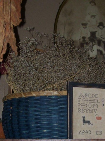 [top%2520of%2520prim%2520cupboard%255B3%255D.jpg]