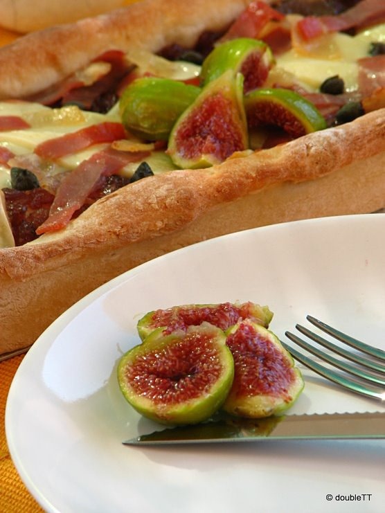 [pizza%2520sa%2520slatkim%2520od%2520luka%2520i%2520smokava-4%255B5%255D.jpg]