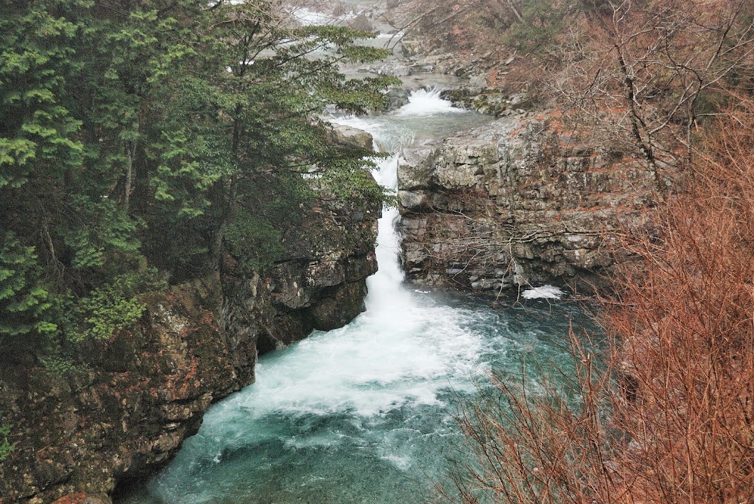 小川の大滝