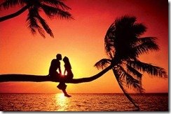 lgpp31181 summer-love-kissing-at-sunset-poster