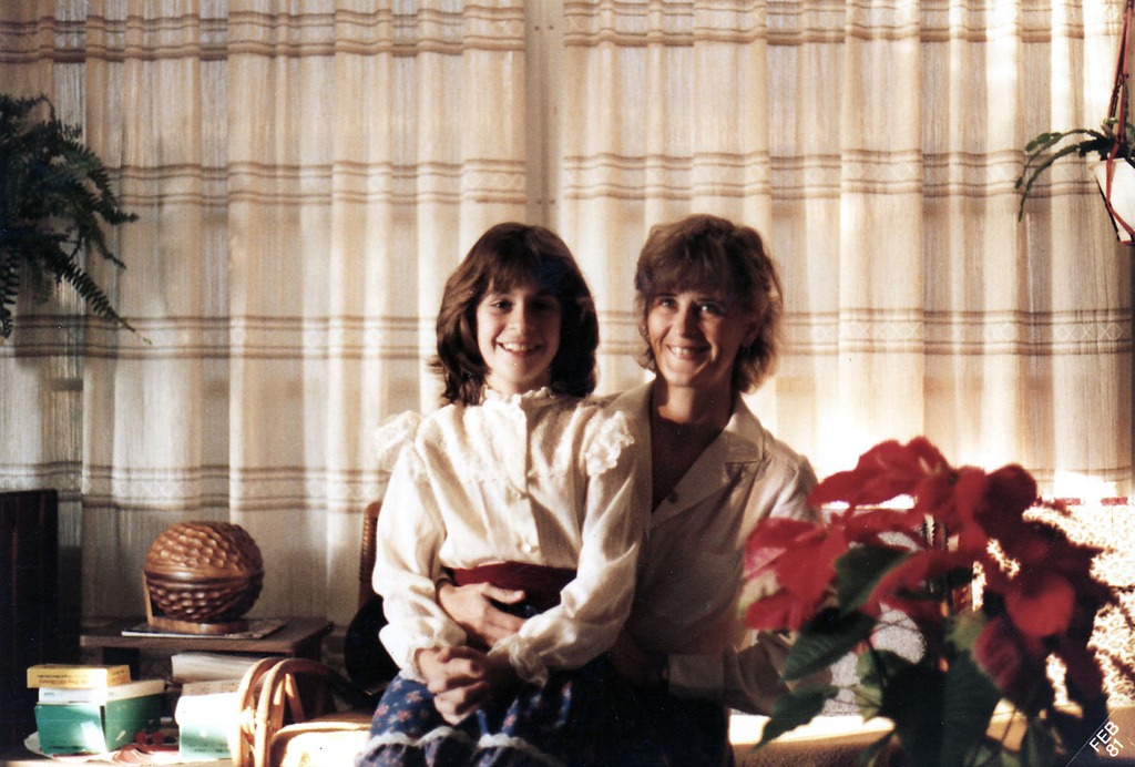[AuntConnie%2520%2526%2520Jennifer%25201980%252001%255B4%255D.jpg]