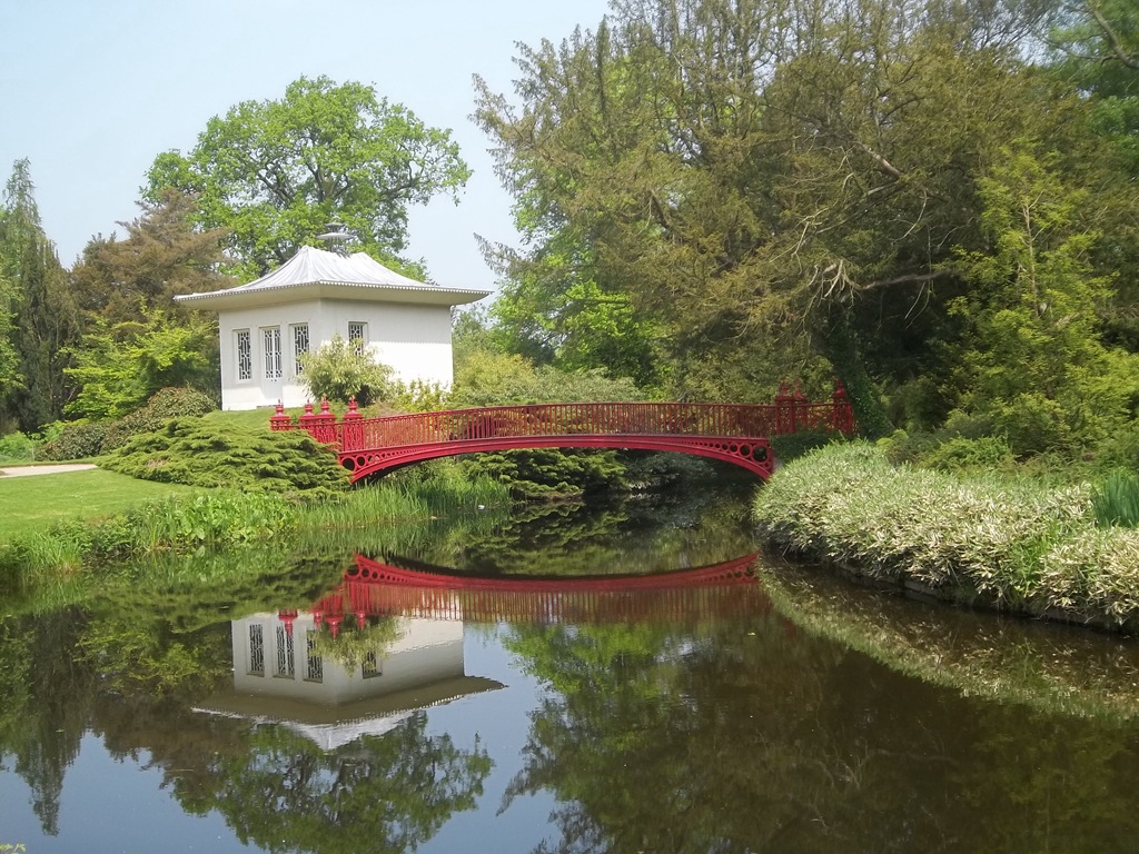 [001--The-Chinese-House-and-Bridge-Sh.jpg]