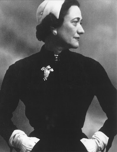 HEre is the Duchess of Windsor wearing the diamond clip that would later become Miss Taylor's. (photo, Elizabeth Taylor:My Love Affair With Jewelry) HEre is the Duchess of Windsor wearing the diamond clip that would later become Miss Taylor's. (photo, Elizabeth Taylor:My Love Affair With Jewelry)