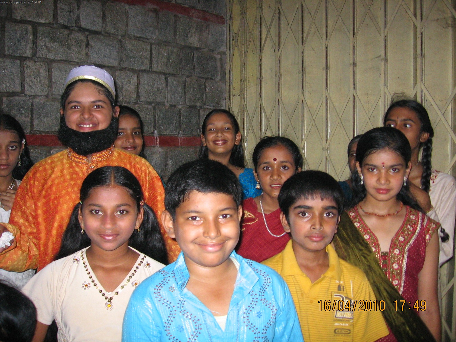 [Vidya%2520Sury%2520Apr%252020101%255B7%255D.jpg]