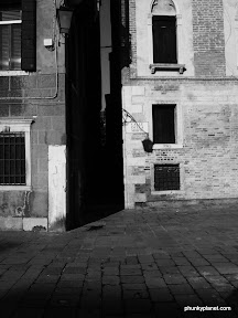 "Alley of Death", Venice