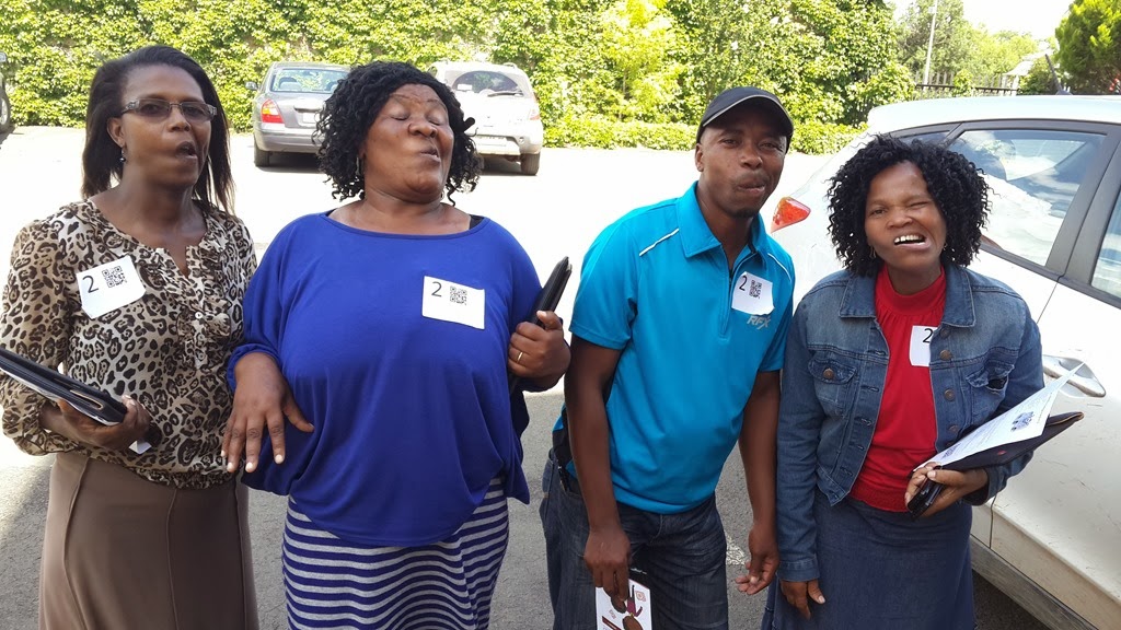 [scavenger%2520hunt%2520grp%2520twisting%2520faces%255B3%255D.jpg]