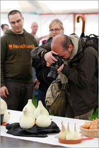 Monsieur Blot en photographie de l'onions., Tony Griffiths