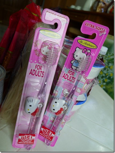Hello Kitty toothbrushes