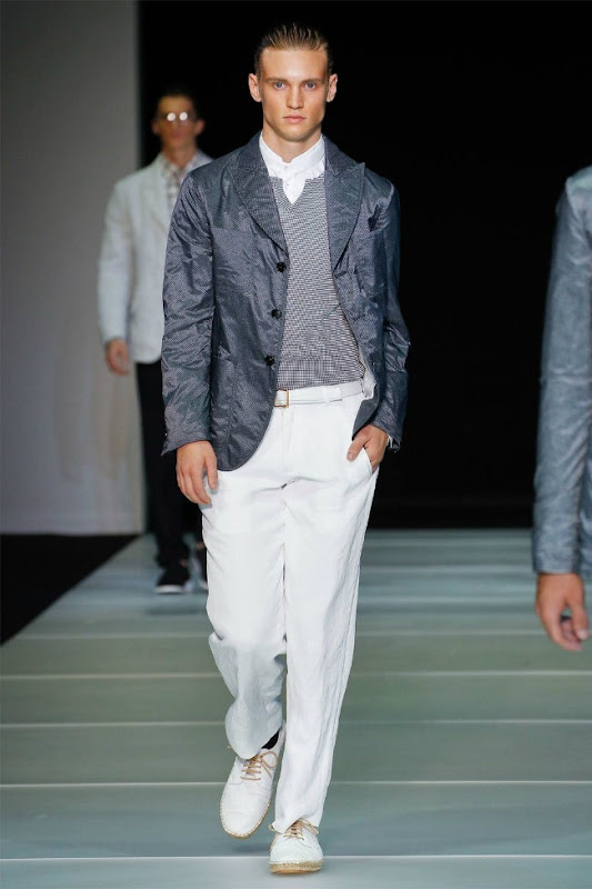 Milan Fashion Week Primavera 2012 - Giorgio Armani (15)