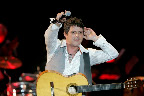 Participación del cantante Alejandro Sanz en el concierto "Un canto de esperanza por Haití" en Santo Domingo (R. Dominicana)
