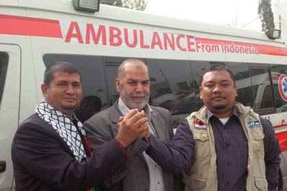 [relawan%2520aceh%2520disambut%2520di%2520gaza%255B3%255D.jpg]