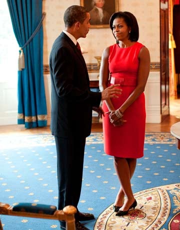 [michelle-obama-red-dress-100209-de-49830699%255B3%255D.jpg]