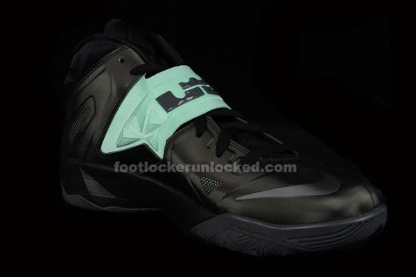 Live Look at LeBron8217s Nike Zoom Soldier VII 8220Green Glow8221