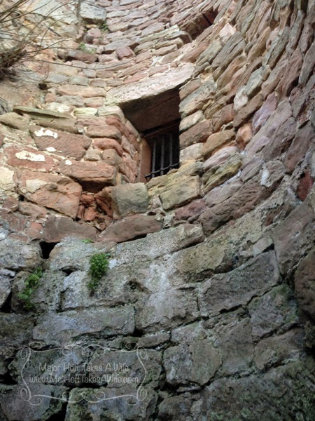 Castle-Rocks-with-moss-and-window.jpg Castle Rocks with moss and window