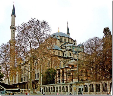 703px-FatihMosque 703px-FatihMosque