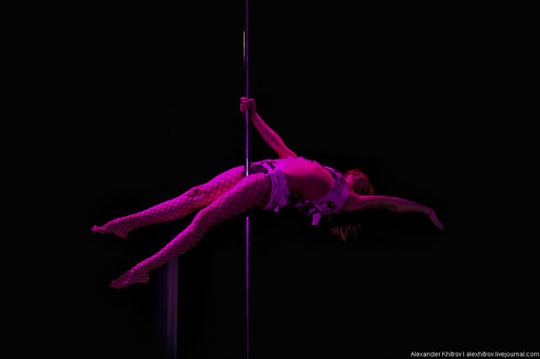 [russian-pole-dancing-competition-4%255B2%255D.jpg]