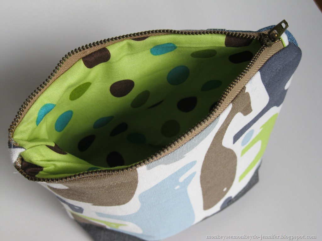 [zippered-pouch-43.jpg]