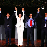(14.11.11) Participamos junto con Diego Arria, Henrique Capriles, María Corina Machado y Pablo Pérez en el primer debate organizado por el Movimiento Estudiantil. Estuvimos en el Debate del 14 de noviembre