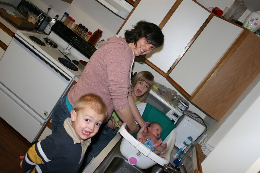 [2012-02-12%2520Shane%2527s%2520First%2520Bath%2520%25284%2529%255B5%255D.jpg]