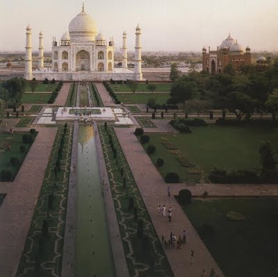 [India-Taj-Mahal-13.jpg]