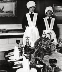 Bill Brandt - Parlourmaids ready to serve dinner - 1933