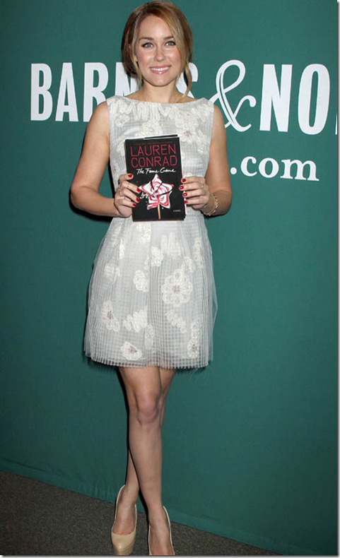 Lauren-Conrad-at-The-Fame-Game-Book-Signing