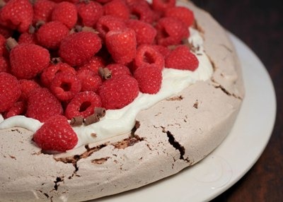[Chocolate-Raspberry-Pavlova5.jpg]