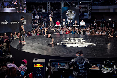B-Boy Cheno from Thailand battles Shorty Force from South Korea in the quarter finals at Red Bull BC One Asia Pacific Final, at Kushida Shrine, in Fukuoka, Japan, on October 12, 2013. // Nika Kramer/Red Bull Content Pool // P-20131015-00095 // Usage for editorial use only // Please go to www.redbullcontentpool.com for further information. //