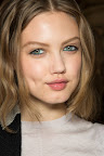 Stella McCartney Spring 2013
Photo via NYmag.com Stella McCartney Spring 2013
Photo via NYmag.com