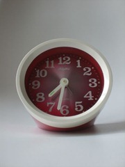 Rhythm alarm clock, red