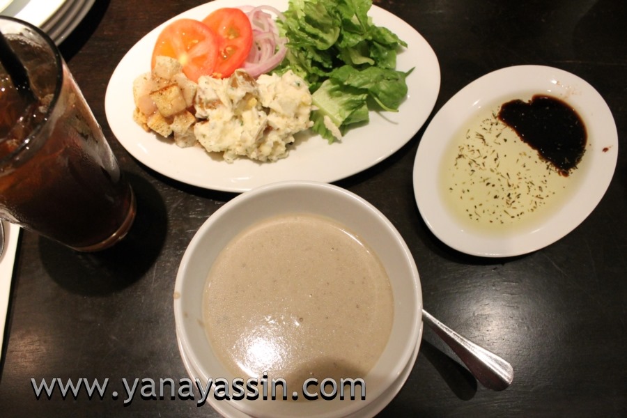 [italiannies-1162.jpg]