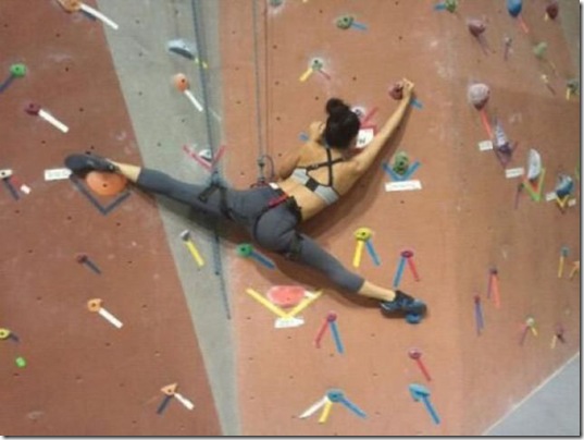 girls-rock-climbing-11