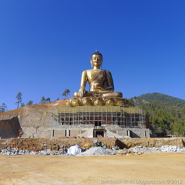 [600px-Buddha_Dordenma_statue_on_20th_Nov_2011%255B5%255D.jpg]