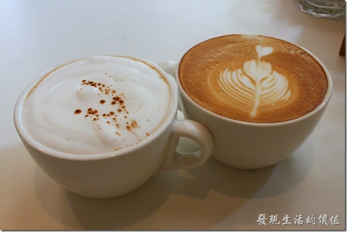 台南-看見咖啡(Vedere)早午餐。熱卡布奇諾與熱拿鐵。