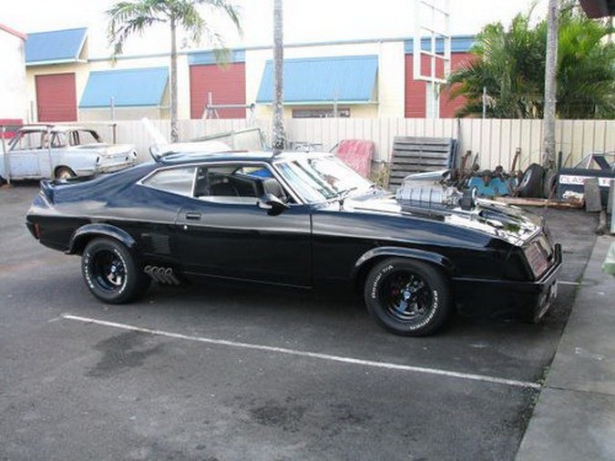 Mad-Max-Ford-Falcon-Coupe-Replica-2%2525