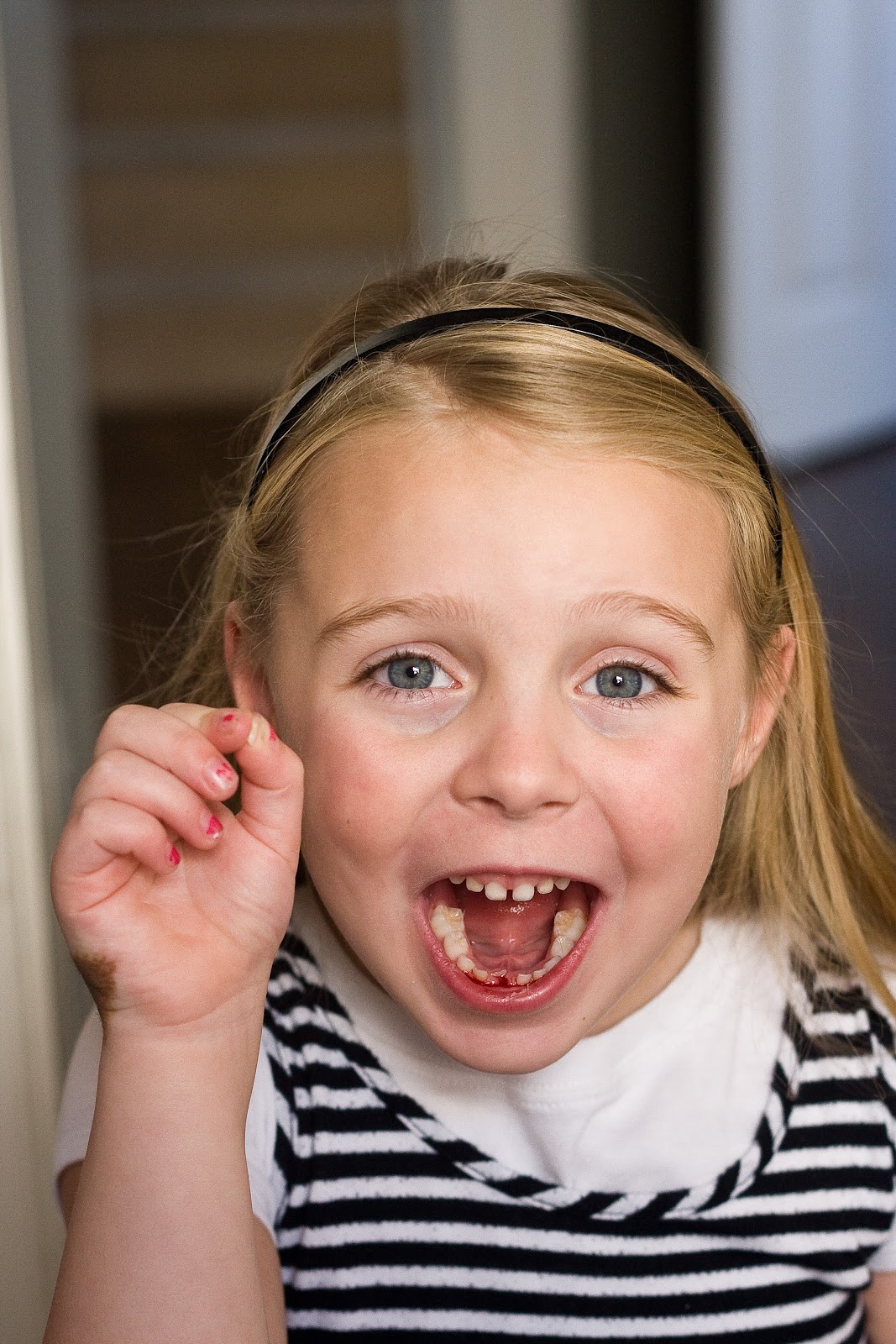 [11.13.12%2520soph%25201st%2520lost%2520tooth%25202%255B5%255D.jpg]