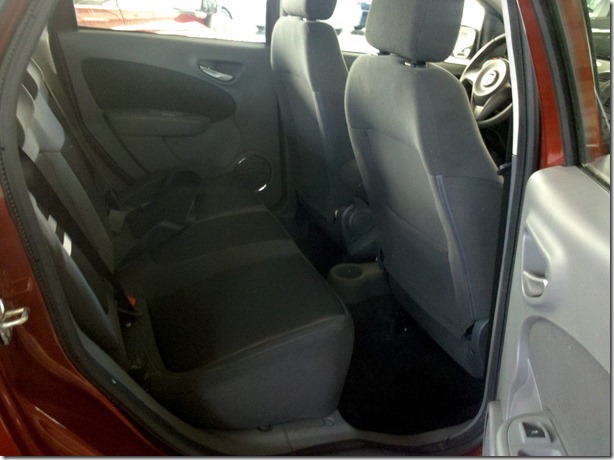 Fiat Grand Siena 2013 (8) Fiat Grand Siena 2013 (8)