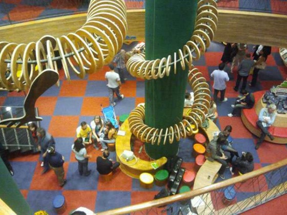 Livraria Cultura em Curitiba - Foto via @ShoppingCtba Livraria Cultura em Curitiba - Foto via @ShoppingCtba