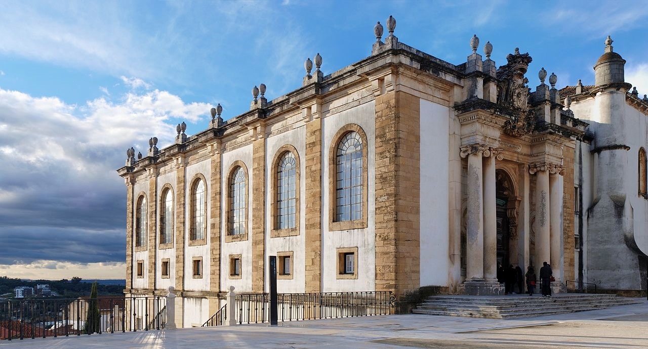 [Biblioteca-da-Univ.-de-Coimbra.196.jpg]
