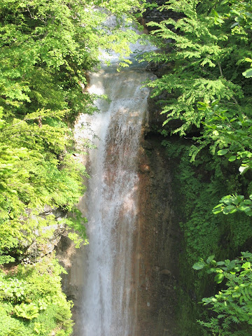緋の滝