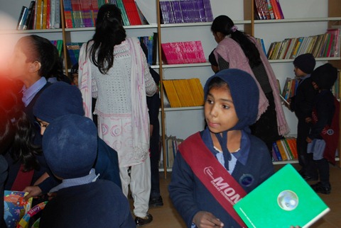 Rotary Books for the World_Hashoo Foundation Distribution (93) Rotary Books for the World_Hashoo Foundation Distribution (93)