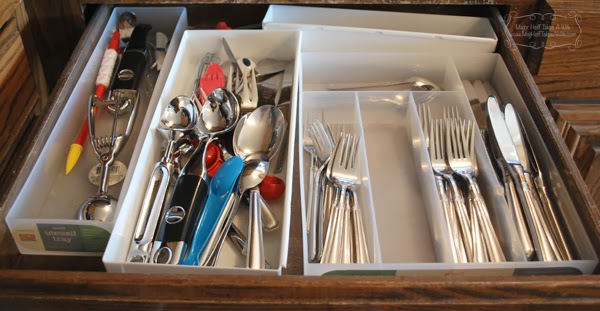 Messy unorganized drawer.jpg Messy unorganized drawer